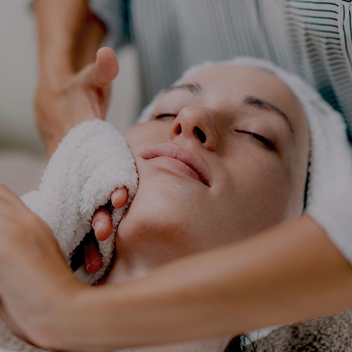 facial_700x700 facials